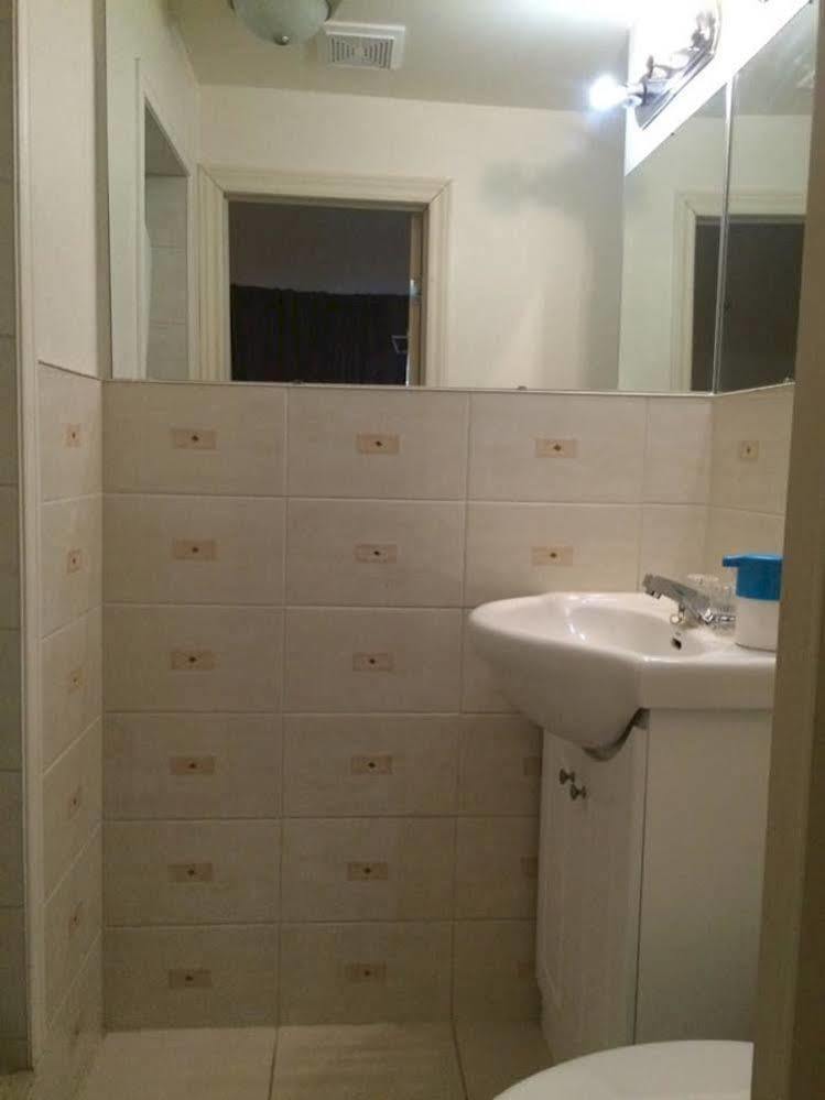Adas Guesthouse Toronto Dış mekan fotoğraf